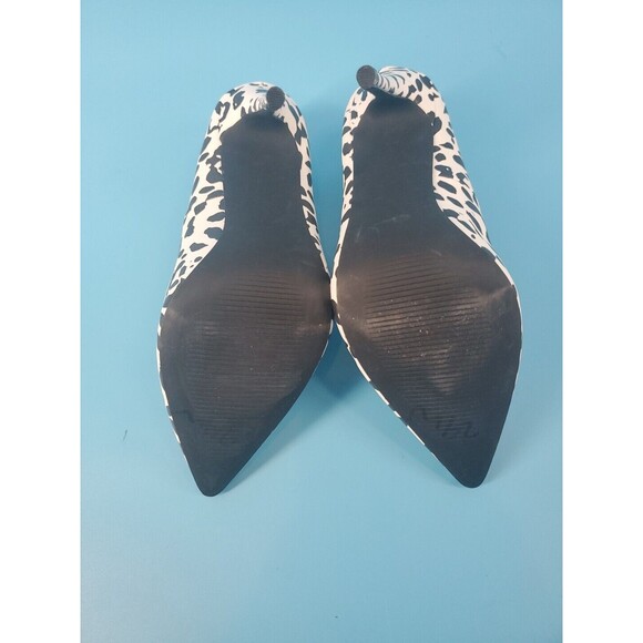 Womens Pumps Sz 7 Black White Animal Print Slip On Slim Heel Liliana - Picture 8 of 12